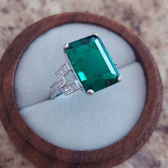 5.9 Carat Emerald 925 Sterling Silver Ring - Picture 11 of 13